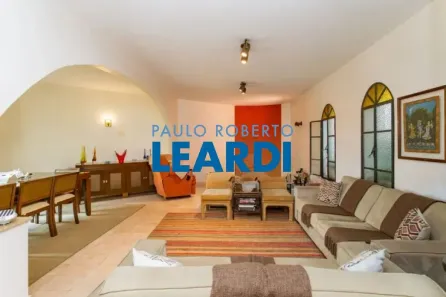 Sobrado com 4 Quartos à venda, 275m² no Vila Madalena, São Paulo