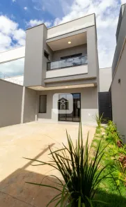 Sobrado com 3 Quartos à venda, 125m² no Novo Mundo, Uberlândia