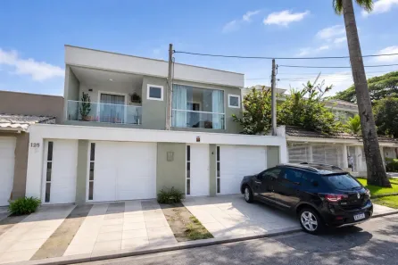 Sobrado com 3 Quartos à venda, 180m² no Parque Residencial Guadalajara, Nova Iguaçu