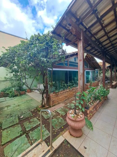 Casa com 3 quartos — Calafate, Belo Horizonte