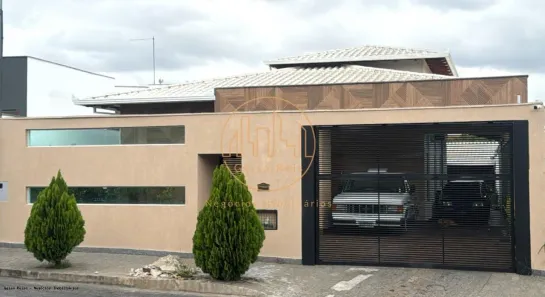 Casa com 3 Quartos à venda, 200m² no São Gonçalo, Contagem