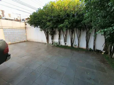 Casa com 3 Quartos para alugar, 320m² no Lídice, Uberlândia
