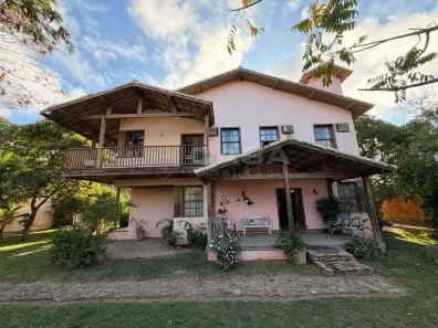 Sobrado com 4 Quartos à venda, 450m² no Manguinhos, Serra