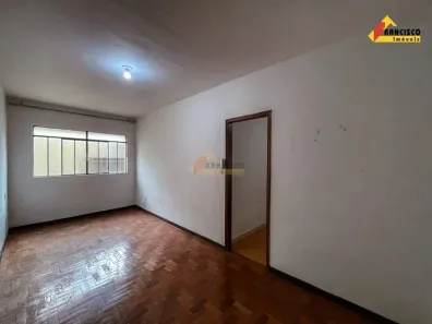 Apartamento com 3 Quartos para alugar, 91m² no Ipiranga, Divinópolis