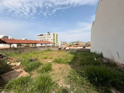 Lote/Terreno à venda, 300m² no Manoel Valinhas, Divinópolis