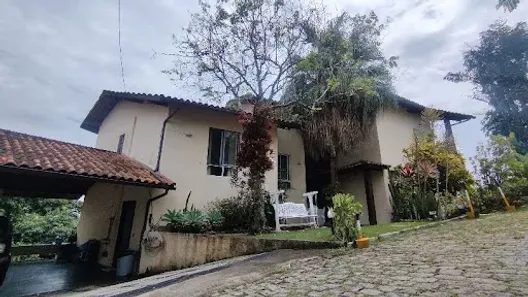 Casa de Condomínio com 5 Quartos à venda, 576m² no Sapê, Niterói