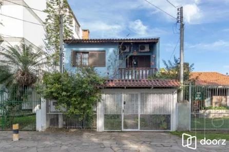 Sobrado com 4 Quartos à venda, 241m² no Camaquã, Porto Alegre