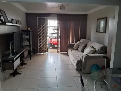 Sobrado com 3 Quartos à venda, 127m² no Parque Julião Nogueira, Campos dos Goytacazes