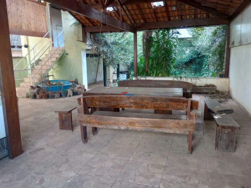 Casa com 4 quartos — Prado, Belo Horizonte