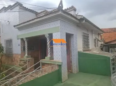Casa com 2 Quartos à venda, 198m² no Sagrada Família, Belo Horizonte