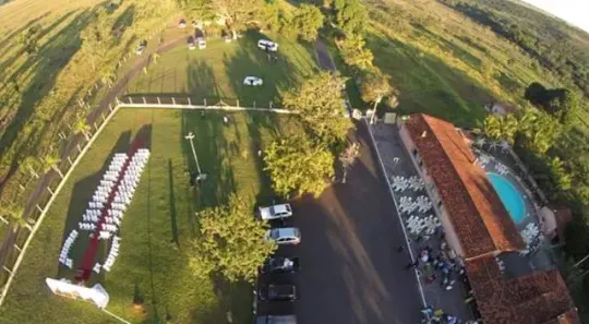 com 10 Quartos para alugar, 10000m² no Tocantins, Uberlândia