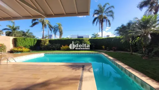 Casa de Condomínio com 3 Quartos à venda, 426m² no Morada da Colina, Uberlândia