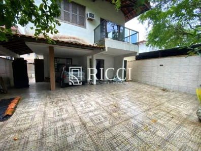 Casa com 4 Quartos à venda, 219m² no Marapé, Santos
