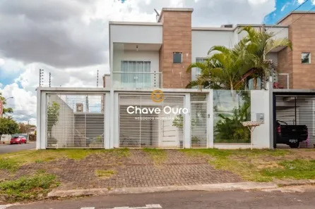 Sobrado com 3 Quartos à venda, 132m² no Centro, Cascavel