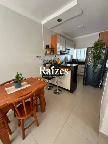 Casa com 3 Quartos à venda, 125m² no Novo Mundo, Uberlândia
