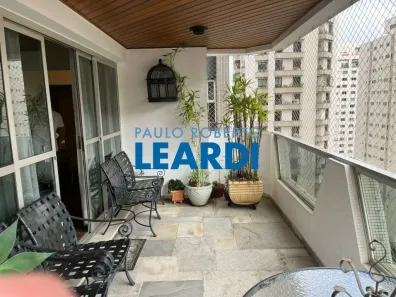 Apartamento com 3 Quartos à venda, 210m² no Moema, São Paulo