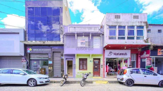 Casa com 3 Quartos para alugar, 121m² no Centro, Pelotas