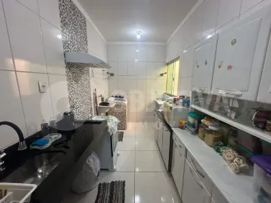 Apartamento com 2 Quartos à venda, 52m² no Jardim Ipanema, Uberlândia