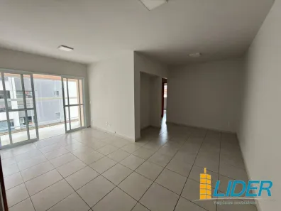 Apartamento com 3 Quartos para alugar, 86m² no Morada da Colina, Uberlândia