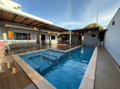 Casa com 3 Quartos para alugar, 375m² no Estância dos Ipês, Uberaba