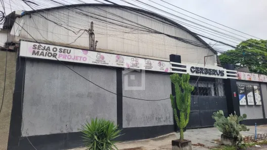 Galpão/Depósito/Armazém para alugar, 566m² no Olaria, Rio de Janeiro