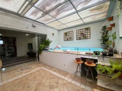 Casa com 4 Quartos à venda, 270m² no Embaré, Santos