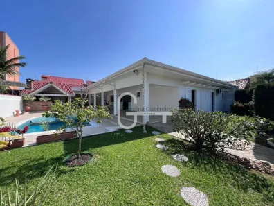 Casa com 5 Quartos à venda, 280m² no Balneário Stella Maris, Peruíbe