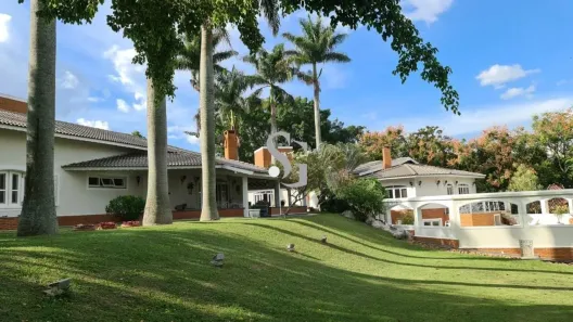 Casa de Condomínio com 5 Quartos para alugar, 1200m² no Chácaras Alpina, Valinhos