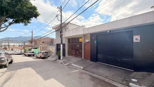 Casa com 6 Quartos à venda, 275m² no Jardim Peri, São Paulo