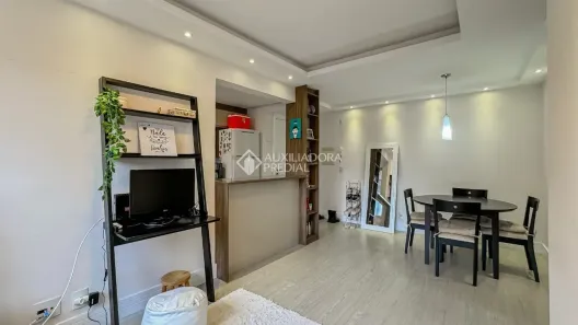 Apartamento com 2 Quartos à venda, 58m² no Passo da Areia, Porto Alegre