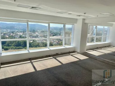 Sala Comercial para alugar, 80m² no Green Valley Alphaville, Barueri