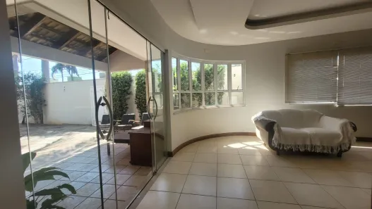 Casa com 4 Quartos à venda, 305m² no Jardim Karaíba, Uberlândia