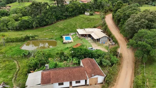 Fazenda/Sítio com 4 Quartos à venda, 1900m² no Jardim Bom Jesus, Toledo