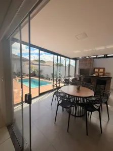 Casa com 3 Quartos para alugar, 300m² no Vila Aviação, Bauru