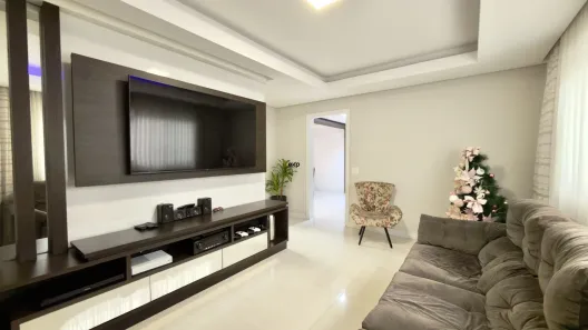 Casa com 4 Quartos à venda, 245m² no Cajuru, Curitiba