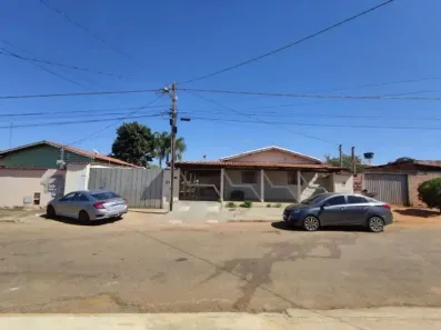 Casa com 3 Quartos à venda, 200m² no bairro Nazaré, Hidrolândia