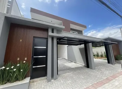 Sobrado com 3 Quartos à venda, 178m² no América, Joinville
