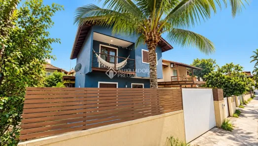 Casa com 2 Quartos para alugar, 100m² no Rio Tavares, Florianópolis