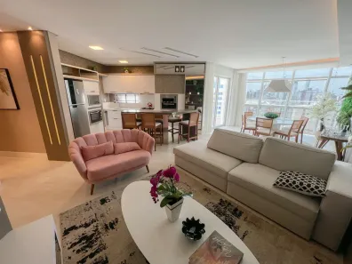 Apartamento com 3 Quartos para alugar, 130m² no Centro, Balneário Camboriú