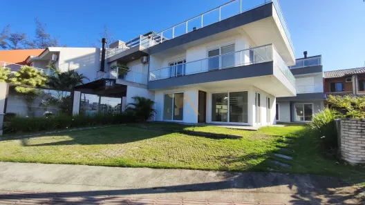 Sobrado com 3 Quartos à venda, 161m² no Morrinhos, Garopaba