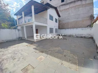 Casa com 6 Quartos à venda, 125m² no Vila Regina, Montes Claros