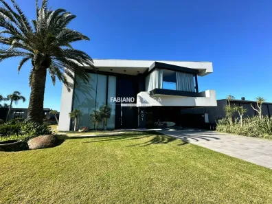 Sobrado com 5 Quartos à venda, 477m² no Centro, Xangri-lá