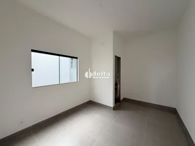 Casa com 3 Quartos à venda, 86m² no Novo Mundo, Uberlândia