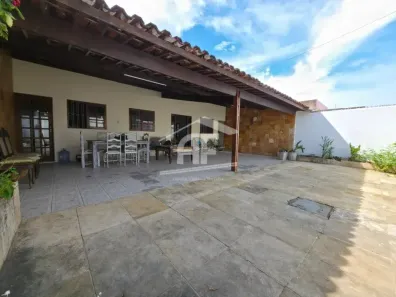 Casa com 4 Quartos à venda, 250m² no Petrópolis, Maceió