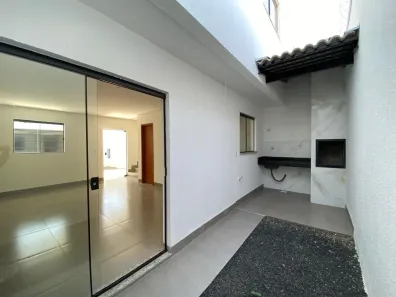 Casa com 3 Quartos à venda, 98m² no Santa Mônica, Uberlândia