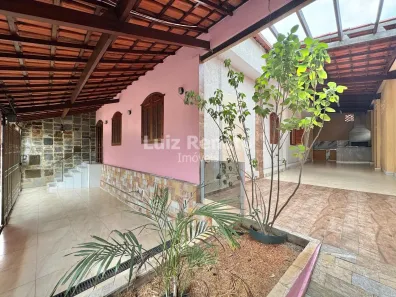 Casa com 3 Quartos à venda, 217m² no Floresta, Belo Horizonte
