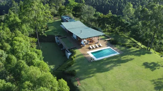 Casa de Condomínio com 4 Quartos à venda, 500m² no Sacra Família do Tinguá, Engenheiro Paulo de Frontin