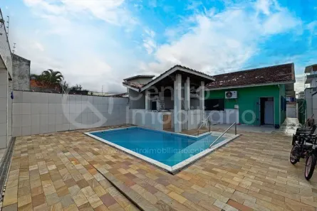 Casa com 4 Quartos à venda, 250m² no Centro, Peruíbe