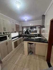 Casa com 3 Quartos à venda, 280m² no Vila Aparecida, Taubaté