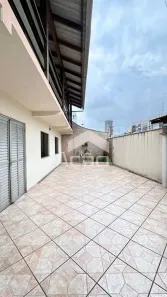 Sobrado com 3 Quartos para alugar, 200m² no Centro, Itajaí